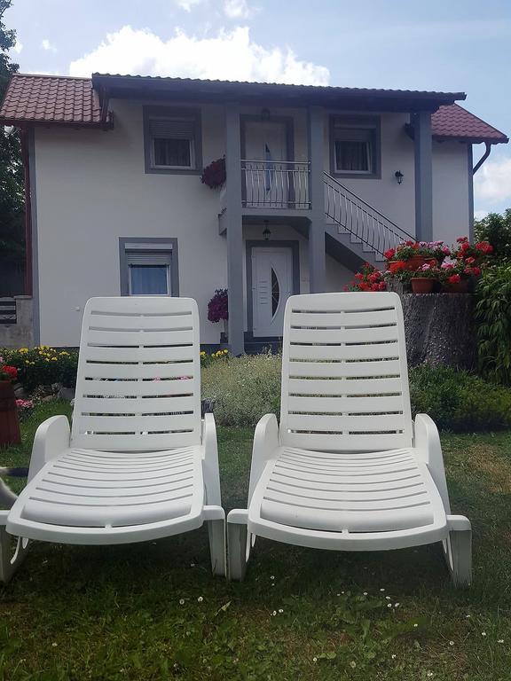 Guesthouse Samolov Vrhovine Eksteriør bilde