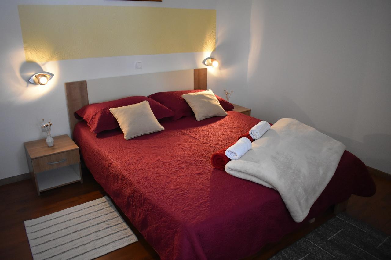 Guesthouse Samolov Vrhovine Eksteriør bilde