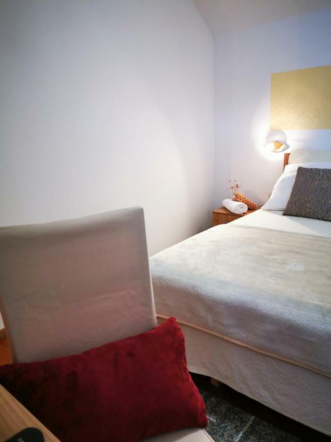 Guesthouse Samolov Vrhovine Eksteriør bilde