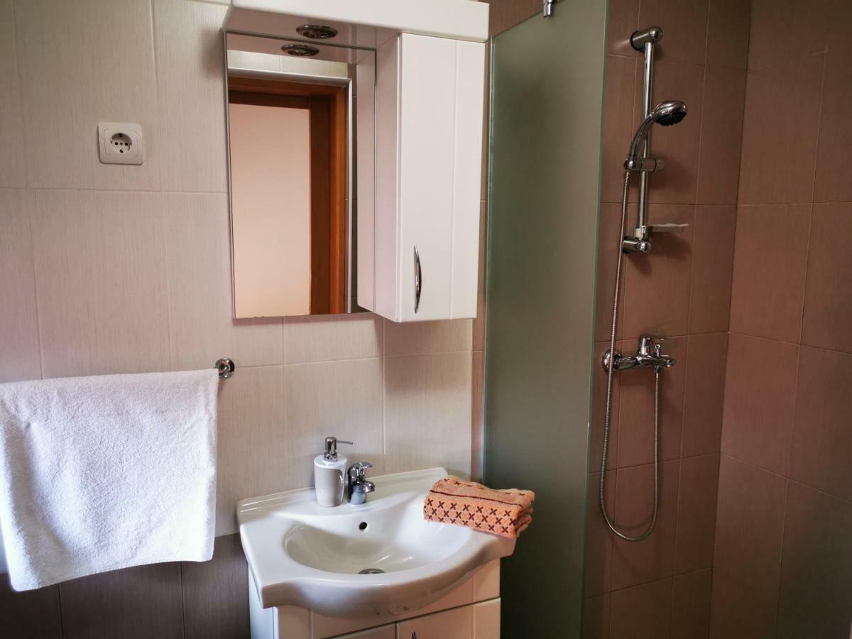 Guesthouse Samolov Vrhovine Eksteriør bilde
