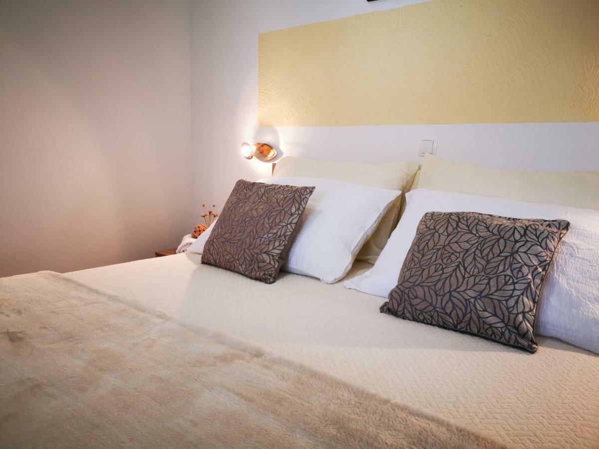 Guesthouse Samolov Vrhovine Eksteriør bilde